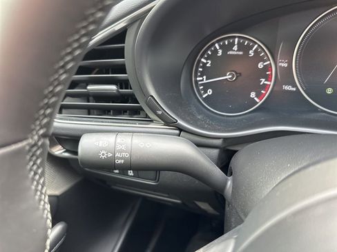 New 2026 MAZDA MAZDA3 Hatchback w/Premium Plus Pkg image 34