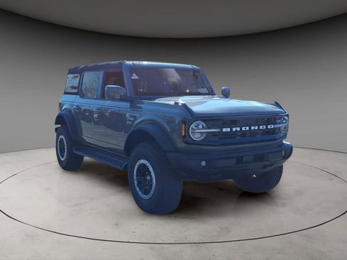 New 2025 Ford Bronco Outer Banks w/ Sasquatch Package image 14