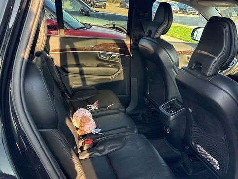 Used 2019 Volvo XC90 T6 Momentum image 7