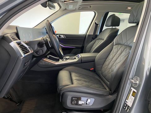 Certified 2025 BMW X7 xDrive40i image 5