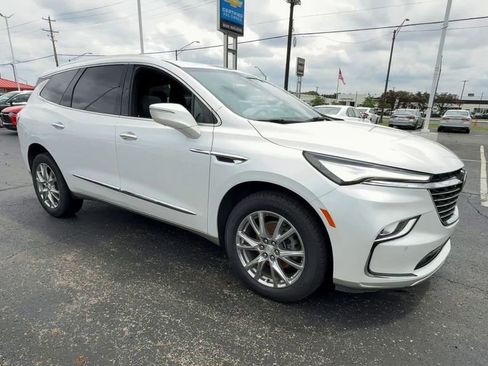 Used 2022 Buick Enclave Premium w/ Experience Buick Package AWD/4WD image 2