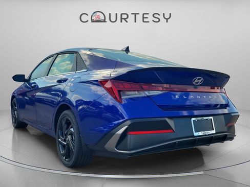 New 2026 Hyundai Elantra SEL Sport image 3