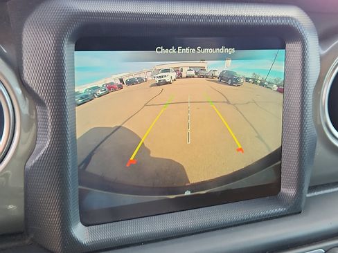 Used 2023 Jeep Wrangler Unlimited Sahara image 15