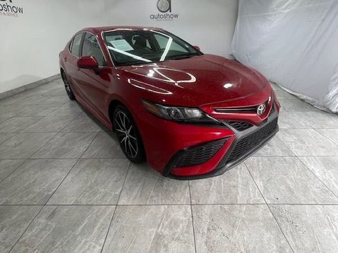Used 2021 Toyota Camry SE image 10