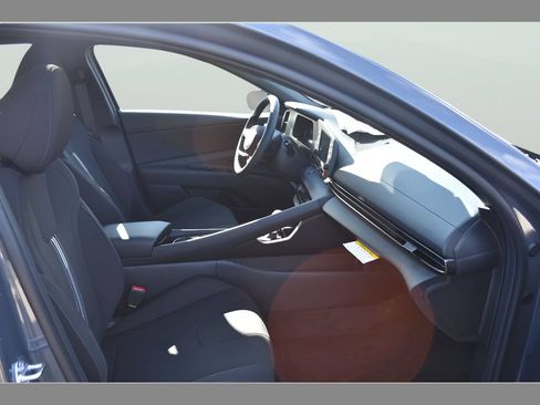 New 2026 Hyundai Elantra SEL Sport FWD image 13