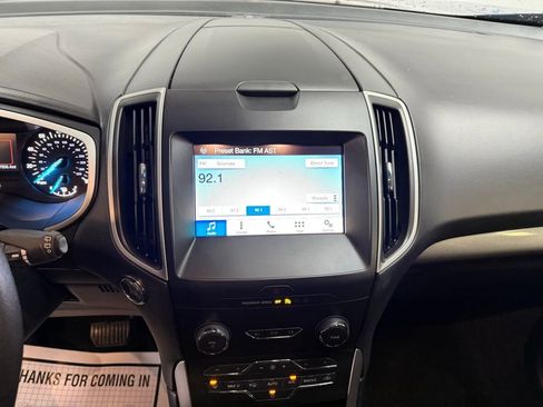 Used 2019 Ford Edge SEL image 26