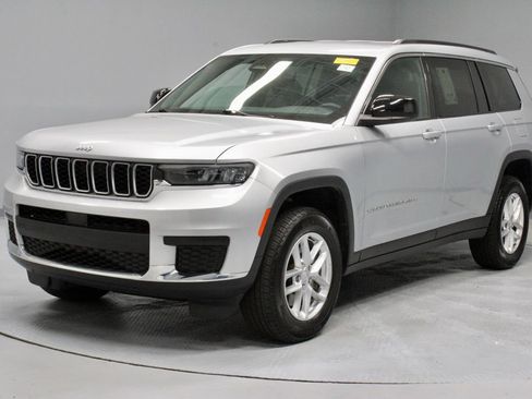 Used 2024 Jeep Grand Cherokee L Laredo AWD/4WD image 6