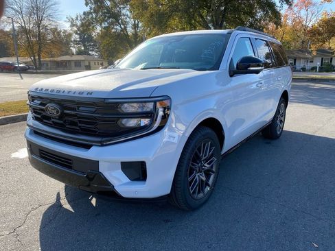 New 2025 Ford Expedition Platinum w/ Stealth Performance Package image 3