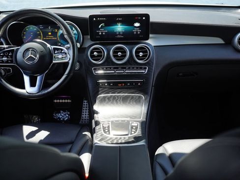 Used 2023 Mercedes-Benz GLC 300 4MATIC Coupe image 18