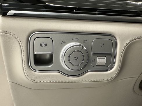New 2026 Mercedes-Benz Maybach GLS 600 4MATIC image 44