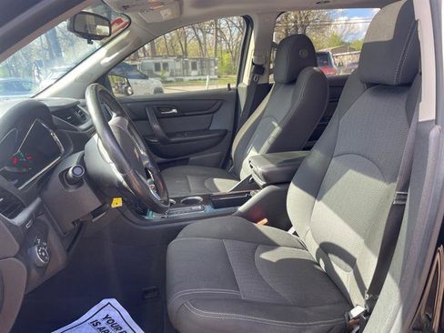 Used 2017 Chevrolet Traverse LT w/ Style and Technology Package FWD image 12