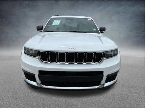 Used 2025 Jeep Grand Cherokee L Limited AWD/4WD image 2