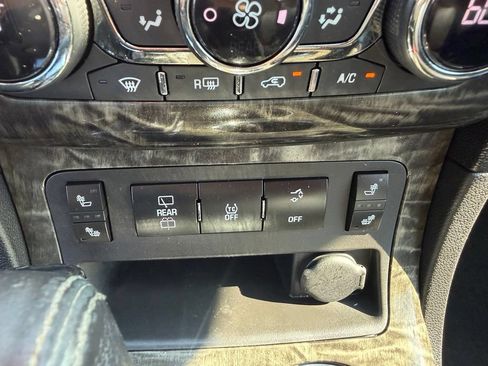 Used 2014 Buick Enclave Leather FWD image 24