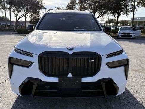 Used 2023 BMW X7 M60i image 8