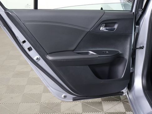 Used 2017 Honda Accord EX image 22