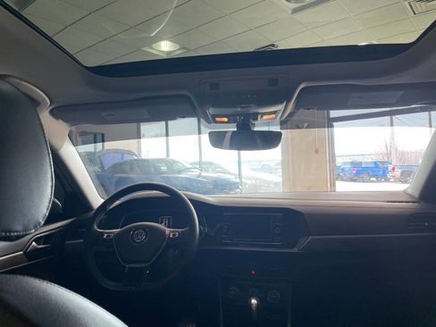 Used 2021 Volkswagen Jetta SE w/ SE Cold Weather Package image 21