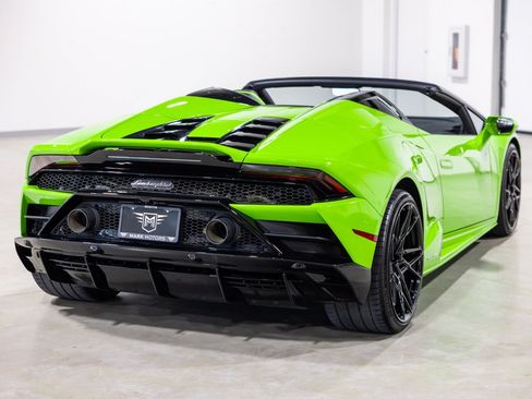 Used 2023 Lamborghini Huracan EVO AWD/4WD image 9