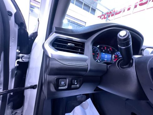 Used 2023 GMC Acadia SLE w/ Driver Convenience Package image 16