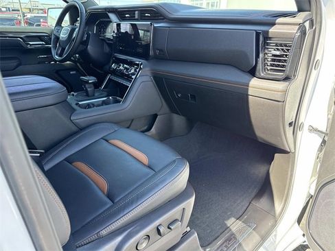 Used 2024 GMC Sierra 1500 AT4 w/ Technology Package image 13