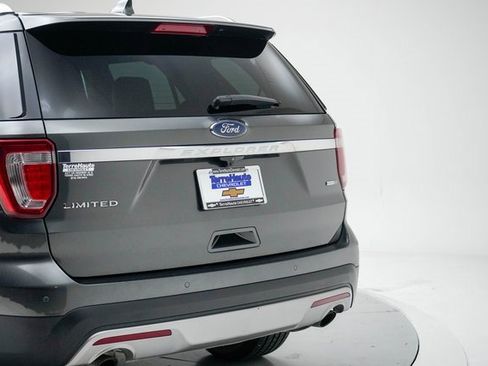 Used 2017 Ford Explorer Limited w/ Equipment Group 301A image 4