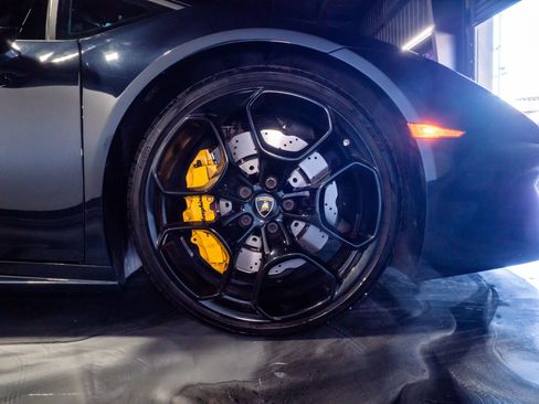 Used 2018 Lamborghini Huracan LP 580-2 image 26