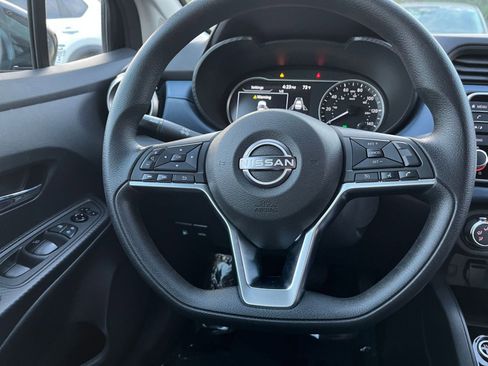 Used 2025 Nissan Versa SV image 27
