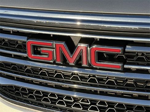 Used 2019 GMC Acadia SLT image 30