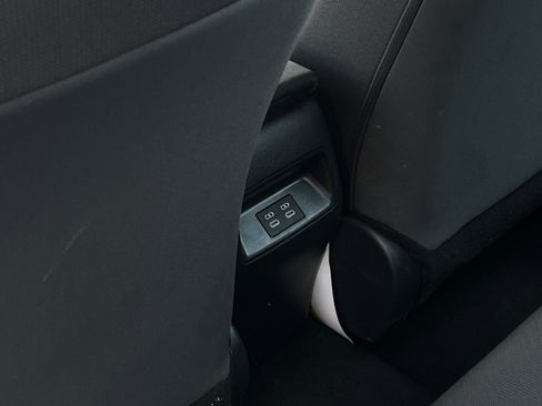 Used 2025 Toyota Corolla LE FWD image 23