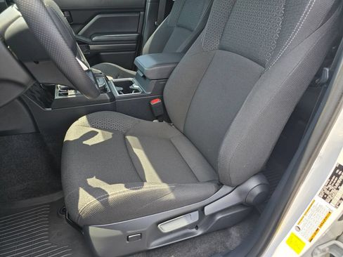 Used 2025 Toyota 4Runner SR5 AWD/4WD image 31