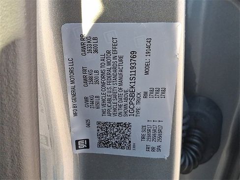 Used 2025 Chevrolet Colorado W/T w/ Advanced Trailering Package image 29