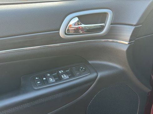 Used 2021 Jeep Grand Cherokee Limited image 7