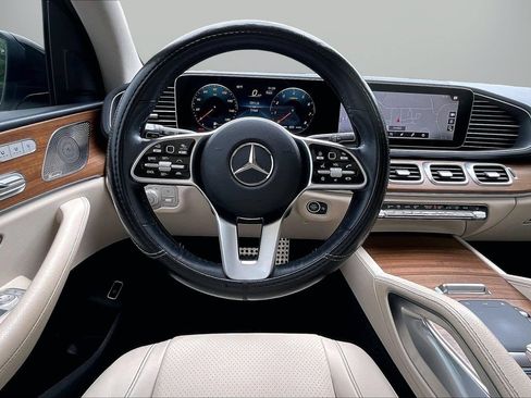 Used 2022 Mercedes-Benz GLS 450 4MATIC image 11
