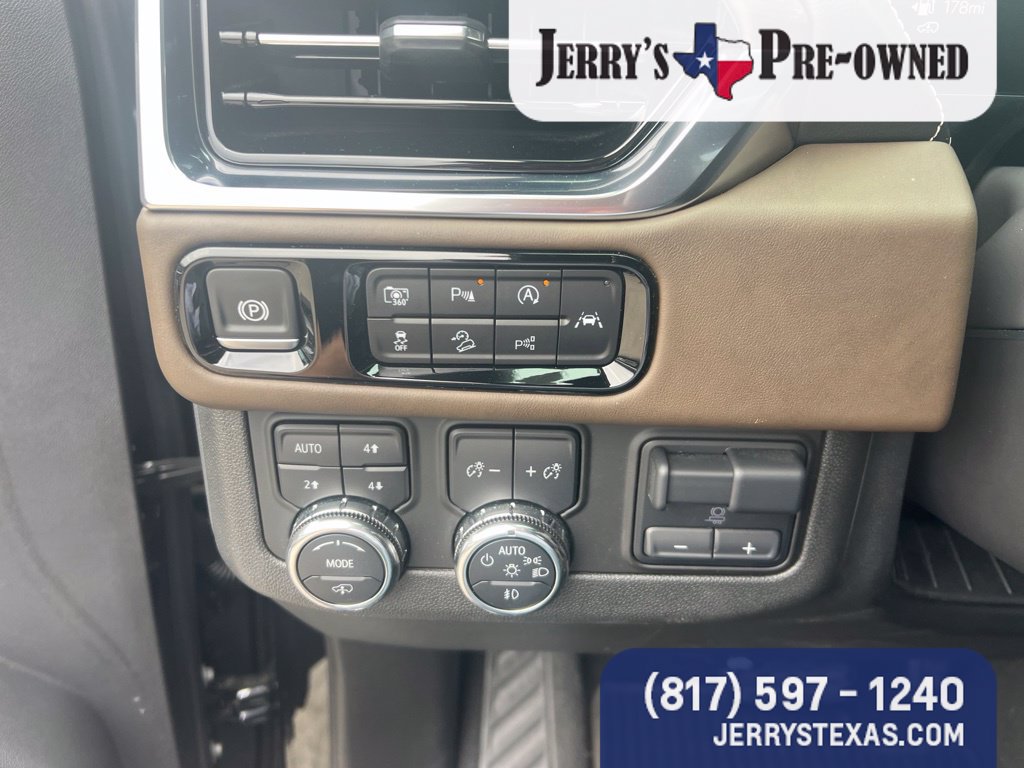 Used 2025 GMC Yukon Denali Ultimate AWD/4WD image 14