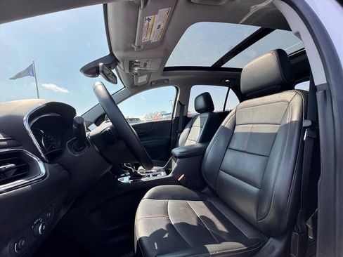 Used 2023 Chevrolet Equinox Premier image 17