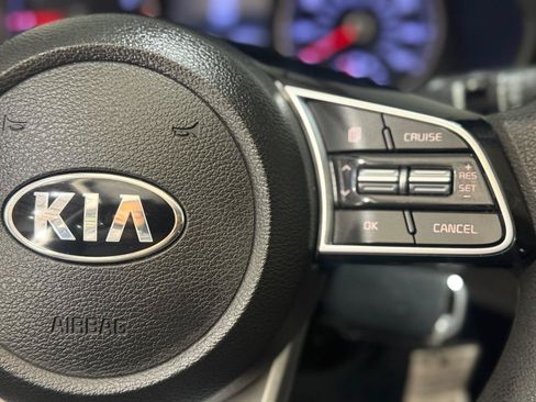 Used 2020 Kia Forte LXS FWD image 27