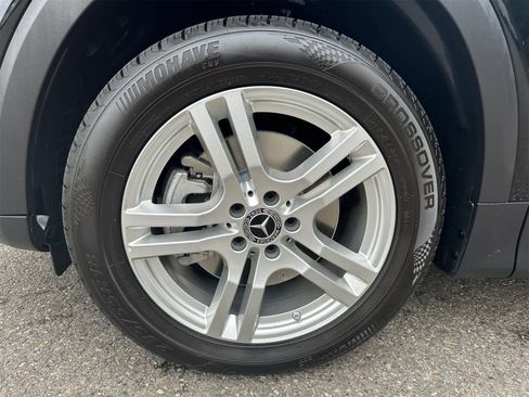 Used 2020 Mercedes-Benz GLB 250 4MATIC w/ Premium Package image 8