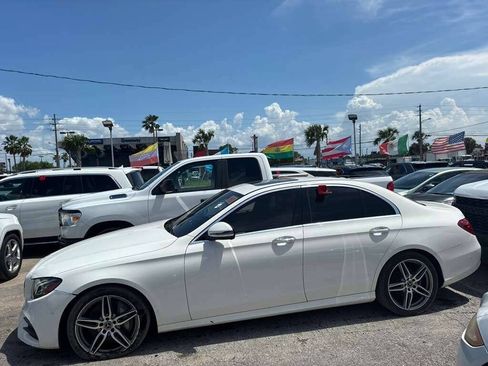 Used 2018 Mercedes-Benz E 300 image 2