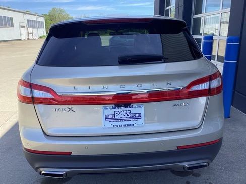 Used 2017 Lincoln MKX Select w/ Select Plus Package AWD/4WD image 11