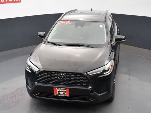 Used 2023 Toyota Corolla Cross LE image 23