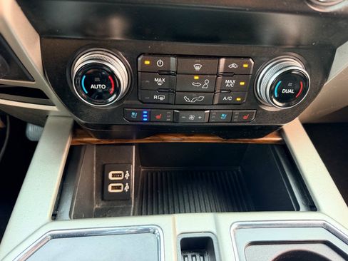 Used 2019 Ford F150 Lariat w/ Equipment Group 502A Luxury AWD/4WD image 50