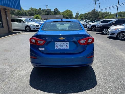Used 2018 Chevrolet Cruze LT FWD image 8