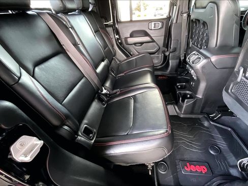 Used 2020 Jeep Gladiator Rubicon w/ Advanced Safety Group AWD/4WD image 22