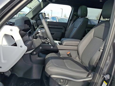 New 2025 Land Rover Defender 110 S image 8