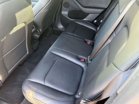 Used 2024 Tesla Model Y Performance image 30