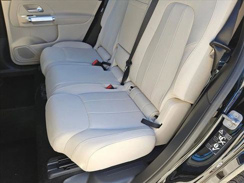 Used 2026 Mercedes-Benz GLB 250 image 17