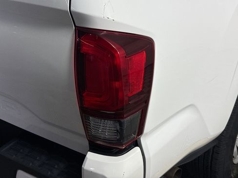 Used 2018 Toyota Tacoma SR w/ SR Convenience Package image 31