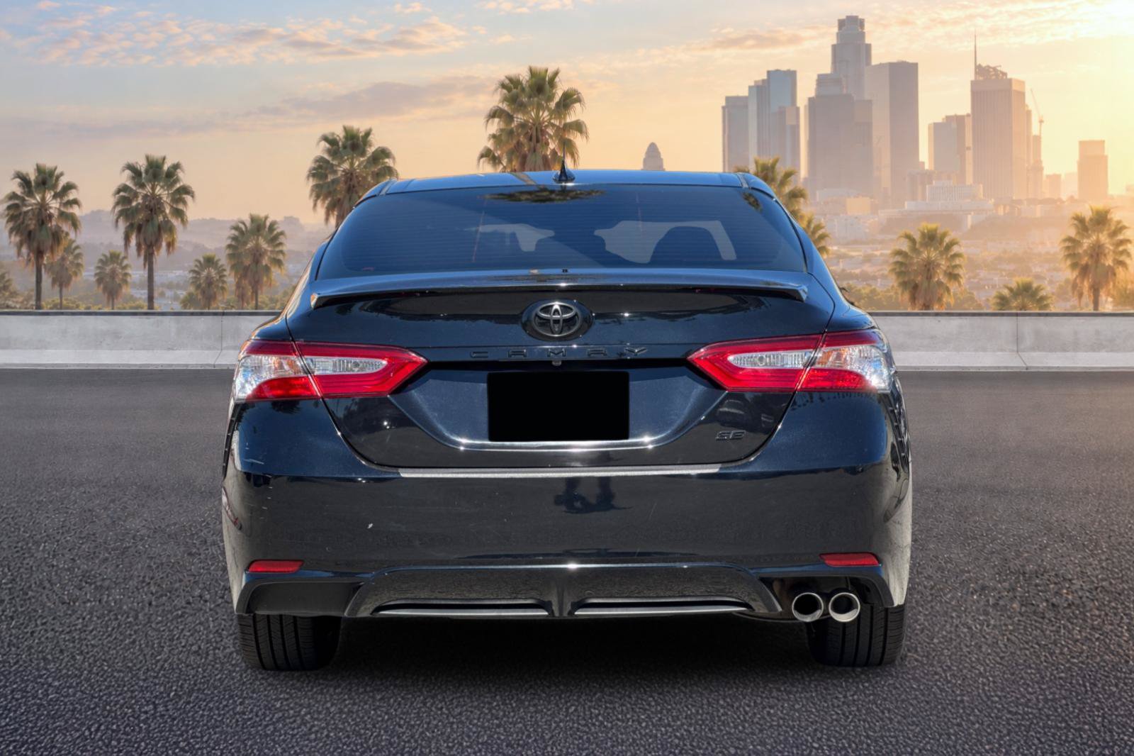 Used 2020 Toyota Camry SE FWD image 5