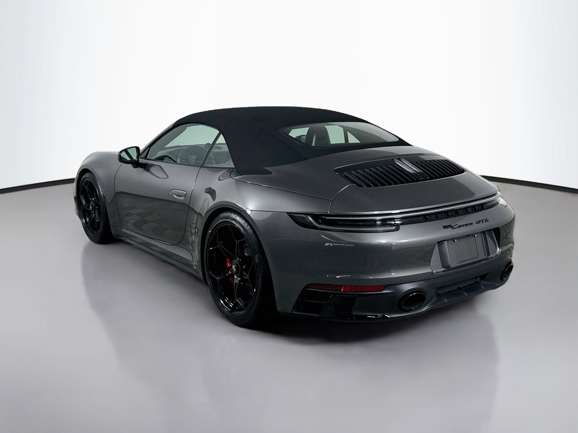 Certified 2024 Porsche 911 Carrera GTS RWD image 3