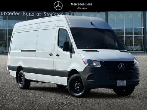 Used 2025 Mercedes-Benz Sprinter 3500 image 1