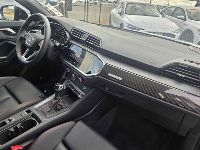 Used 2025 Audi Q3 2.0T Premium Plus w/ Premium Plus Package AWD/4WD image 11